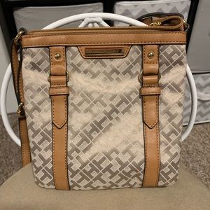 Tommy Hilfiger crossbody